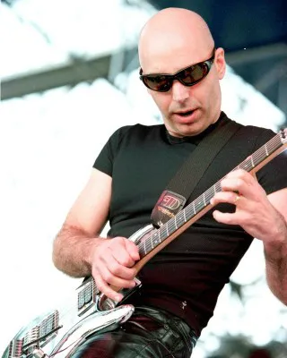Joe Satriani demanda a Coldplay
